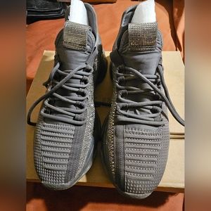 Steve Madden Charcoal Maxima size 9